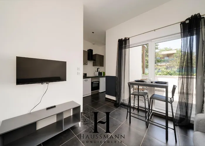 Avec Terrasse Апартаменты